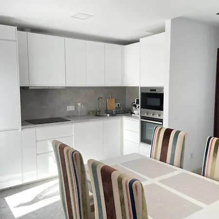Apartment Vacation Mocan Hala *
